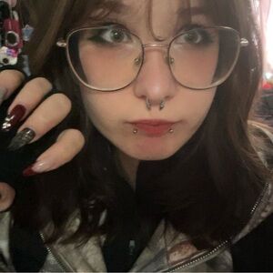 Meet your Posher, Janica